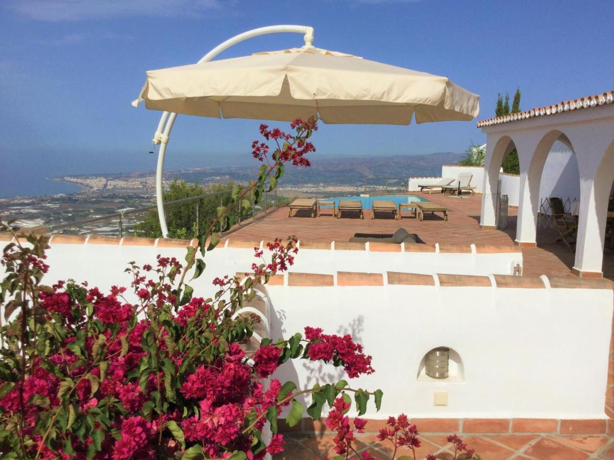 Villa Perla Blanca Sayalonga Екстериор снимка
