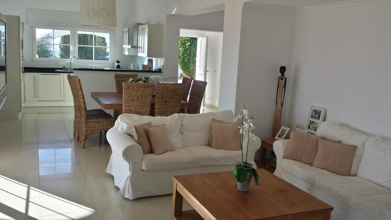 Villa Perla Blanca Sayalonga Екстериор снимка