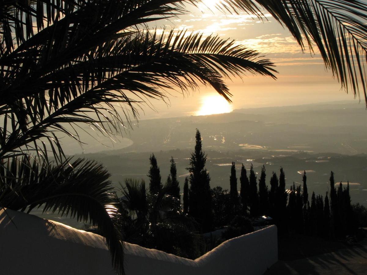 Villa Perla Blanca Sayalonga Екстериор снимка