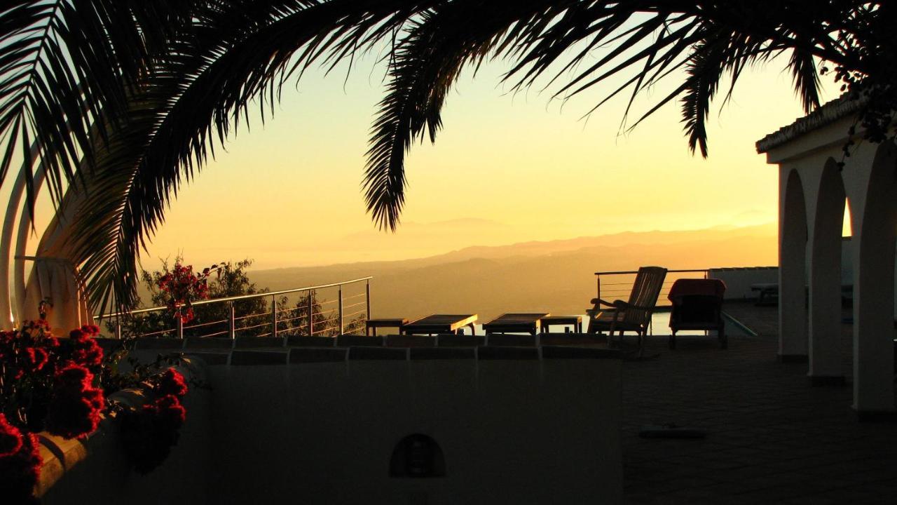 Villa Perla Blanca Sayalonga Екстериор снимка