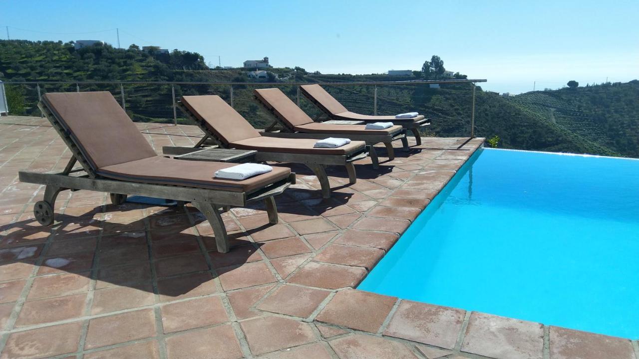 Villa Perla Blanca Sayalonga Екстериор снимка