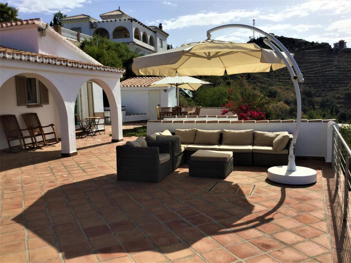 Villa Perla Blanca Sayalonga Екстериор снимка