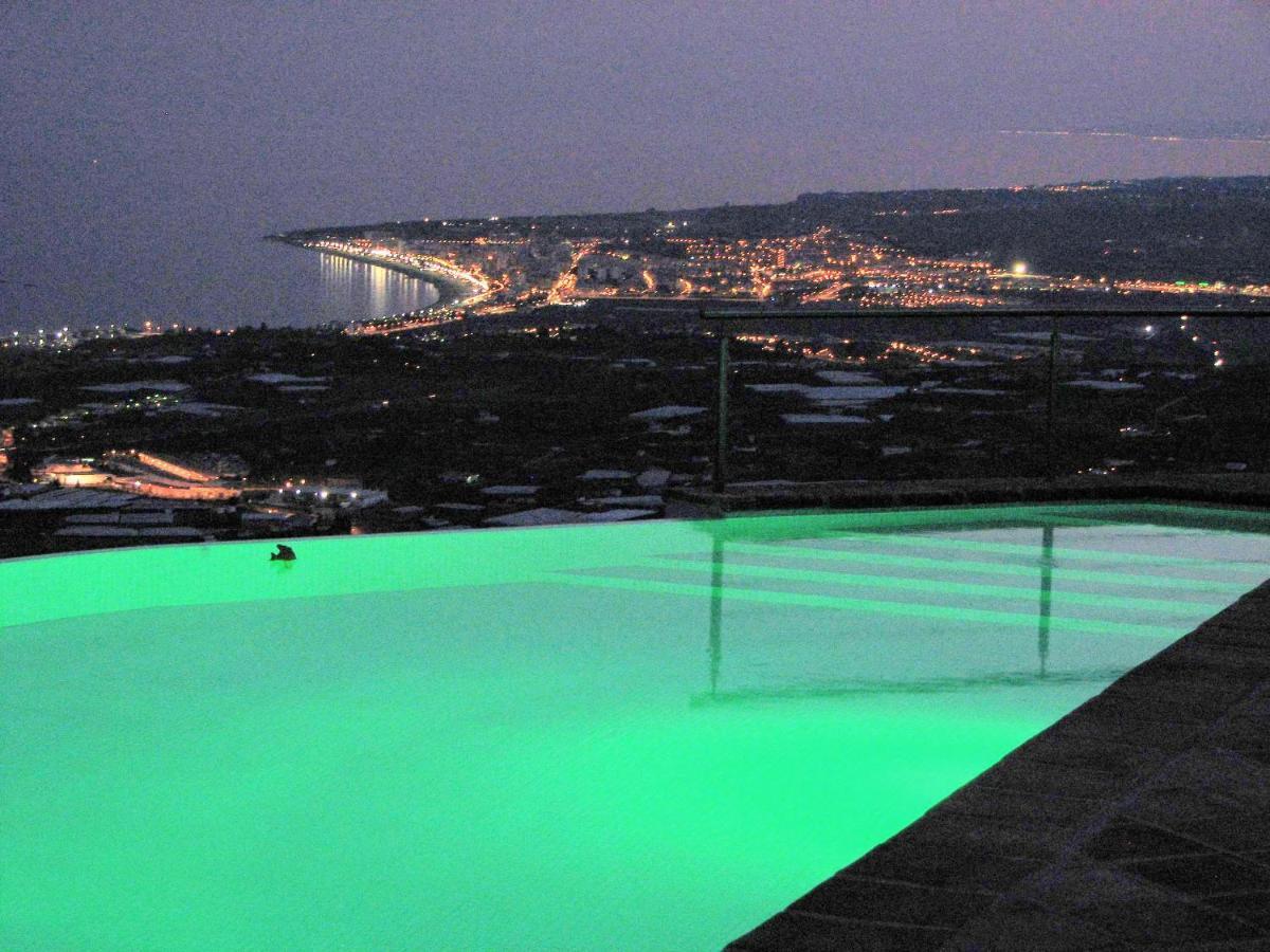 Villa Perla Blanca Sayalonga Екстериор снимка