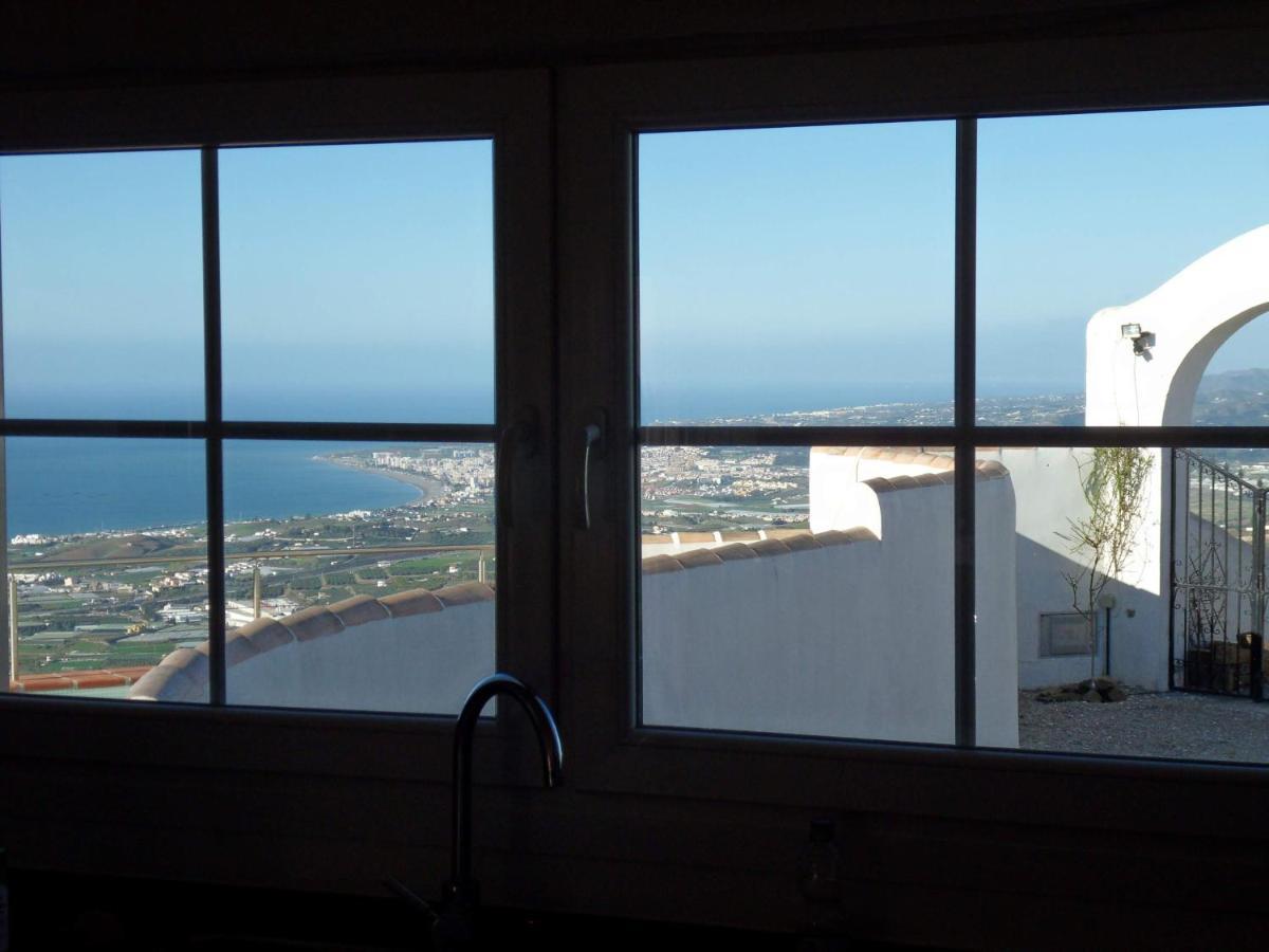 Villa Perla Blanca Sayalonga Екстериор снимка